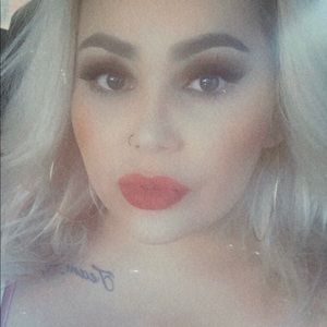 Meet your Posher, Adriana